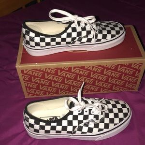Unisex checkerboard vans women’s 7.5 men’s 6